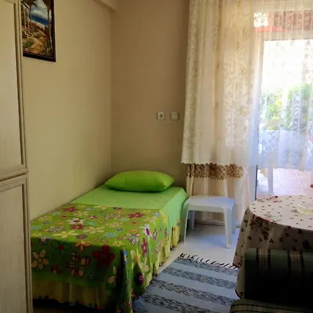 Dayanak Evleri Avsa Adasi